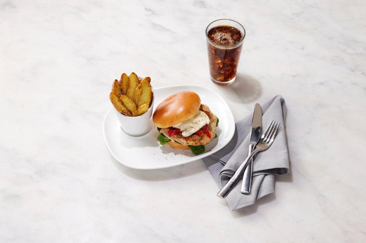 イーブン ホテルズ サラソタ レイクウッド ランチ The Meadows エクステリア 写真